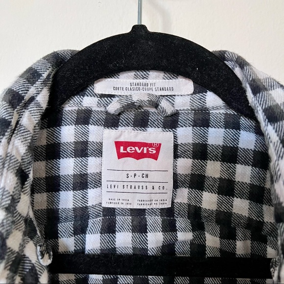 💚 Levi’s Checkered Flannel - Picture 2 of 8